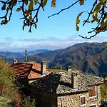 Feriehus 'гнездото', 'the Nest', Rhodope Mountains, Banite *